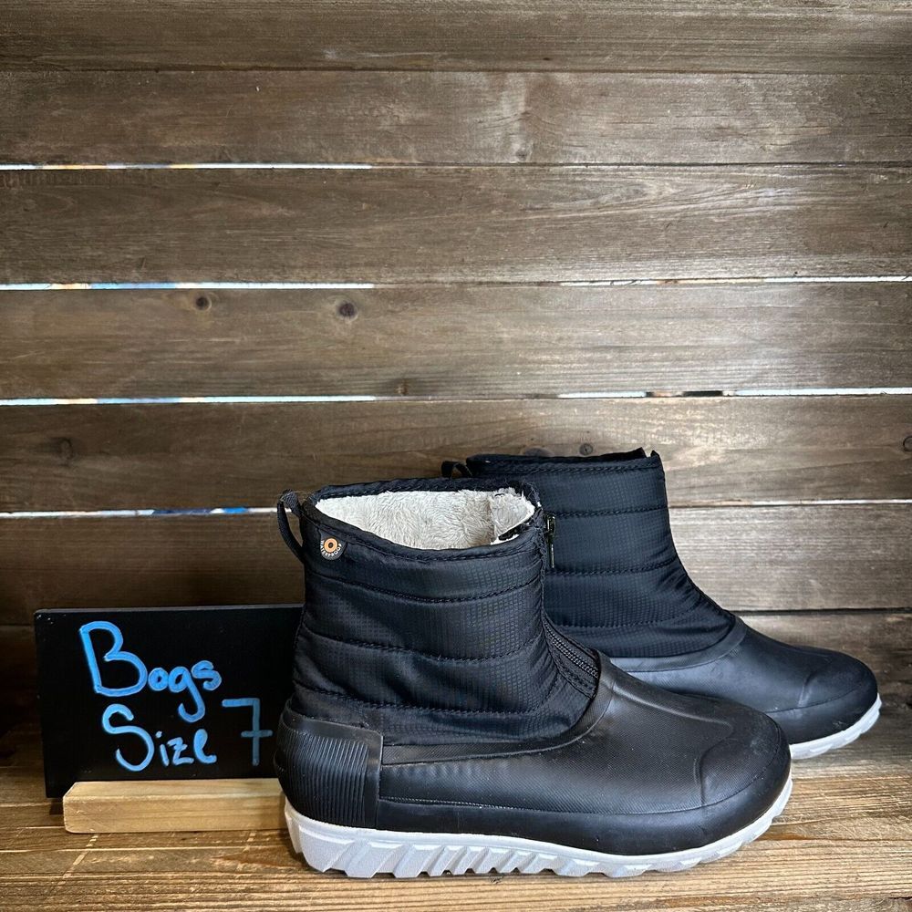 New Womens Bogs Rebound Classic Casual Black Quilted Winter Ankle Boots Size 7 M